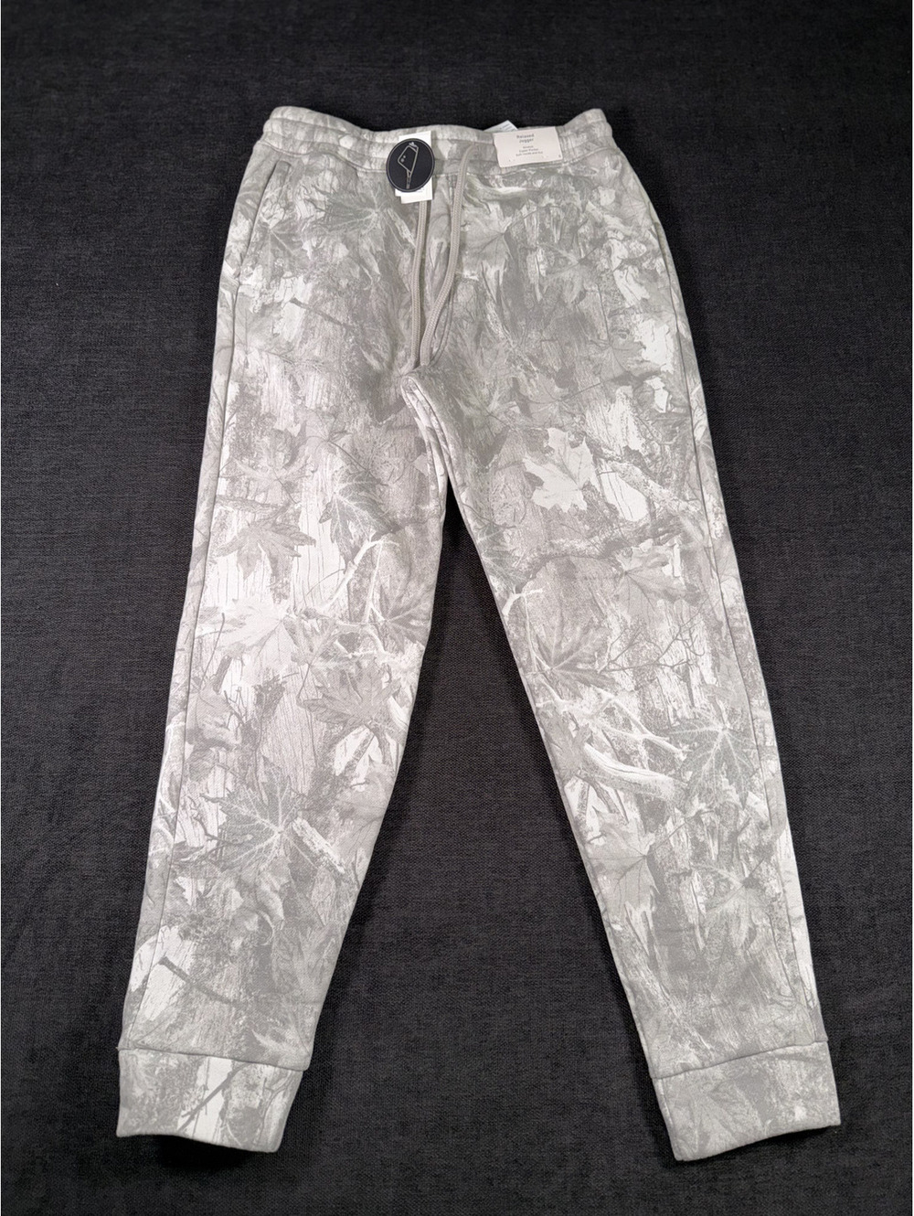 Hollister Relaxed Women's Jogger Sweatpants with Leaf Camo Print - Size S